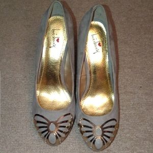 Size 11 Luichiny Gray Suede High Heel Pumps